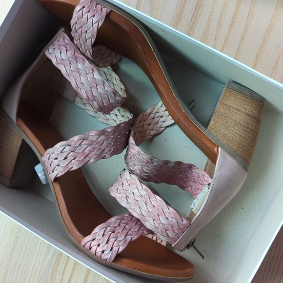 🆕🌿SUNDANCE LEATHER WOVEN SANDALS🌿 - Picture 4 of 5